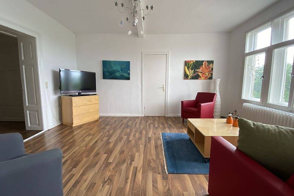 Ganze Wohnung, Inselvilla - Ferienwohnung auf der Insel in Hameln in Hameln, Weserbergland