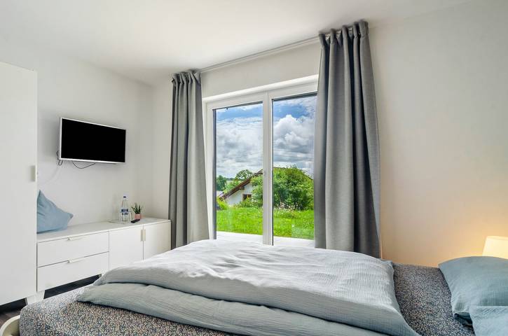 Hel lejlighed, Room 'Doppelzimmer' with Private Terrace, Shared Garden and Wi-Fi in Leibertingen, Region Bodensee-Oberschwaben