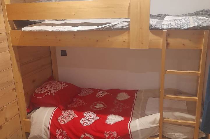 Gîte pour 8 personnes, avec jacuzzi et balcon à Saint-Jean-de-Belleville - 3