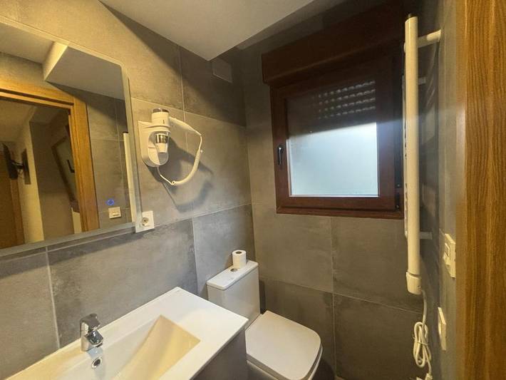 Gîte pour 5 personnes, avec terrasse dans Cardes - 4