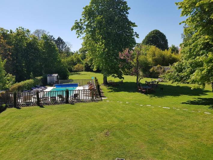 Hôtel pour 2 personnes, avec Jacuzzi et Terrasse ainsi que Jardin et Piscine