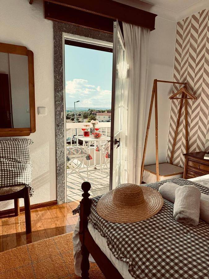 Gîte pour 3 personnes, avec terrasse ainsi que jardin et vue dans Vimioso - 2