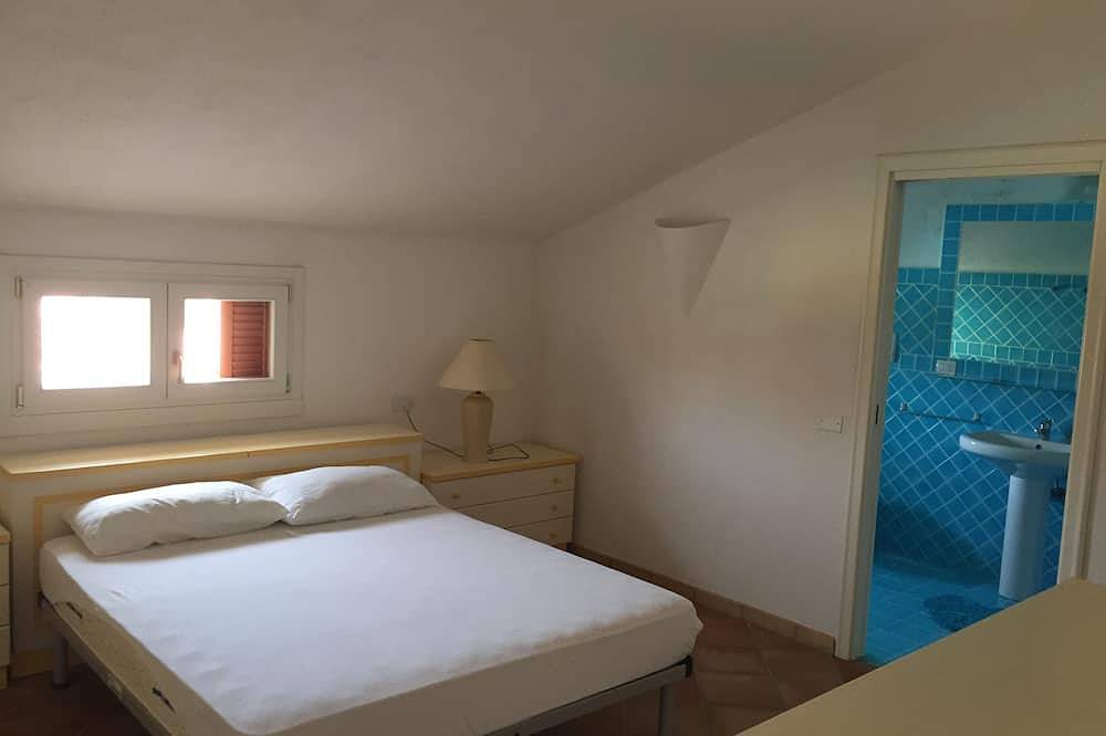 Große Vier-Zimmer-Wohnung, Residenz mit Schwimmbad, 350 Meter vom Strand entfernt, Meerblick in Porto Pozzo, Santa Teresa Gallura (Gemeinde)