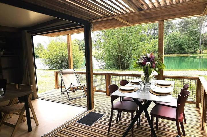 Gîte pour 5 personnes, avec terrasse et piscine, animaux acceptés à Douville