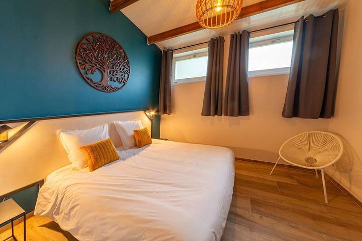 Location de vacances pour 8 personnes, avec terrasse ainsi que piscine et jardin à Ohey - 2