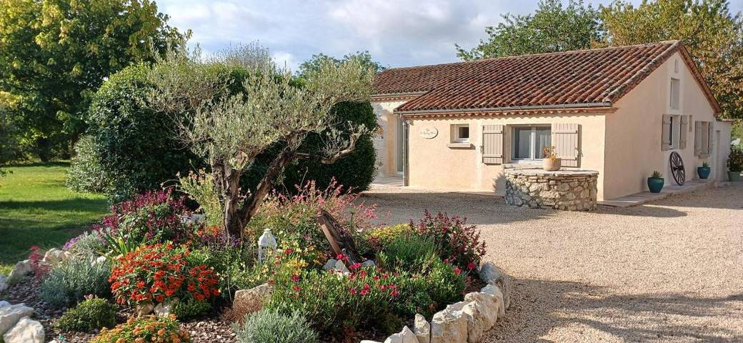 Maison de campagne pour 7 personnes, avec piscine ainsi que vue et jardin