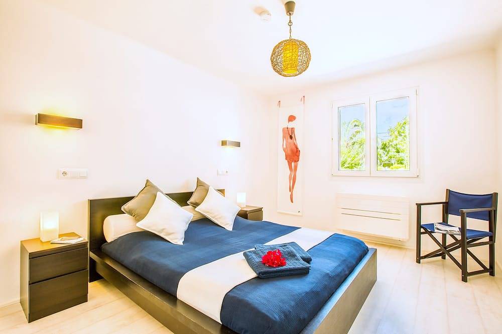 Casa Pura con vistas al mar: lujosa casa de vacaciones con bañera de hidromasaje y conexión inalámbrica a internet gratuita in Cala Blava, Lluchmayor