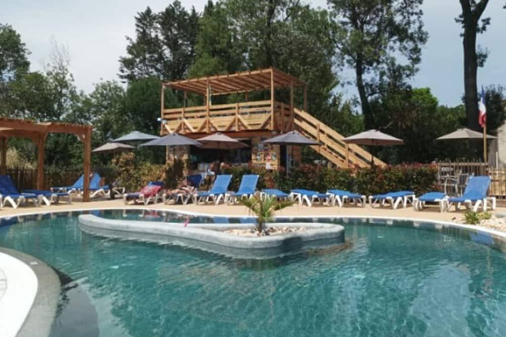 Mobil-Home Cozy avec Terrasse à Roquebrune-sur-Argens in Roquebrune-sur-Argens, Côte méditerranéenne (France)