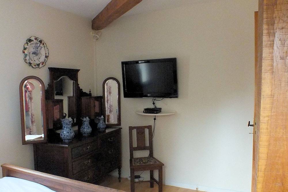 Perigordian style property in Saint-Pierre-d'Eyraud, Périgord Pourpre