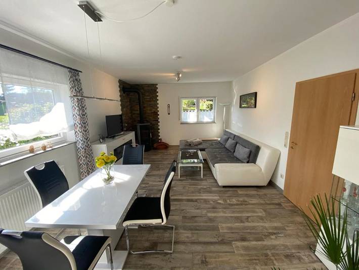 Ferienwohnung für 4 Personen, mit Garten und Ausblick sowie Sauna, mit Haustier in Windecker-Ländchen - 2