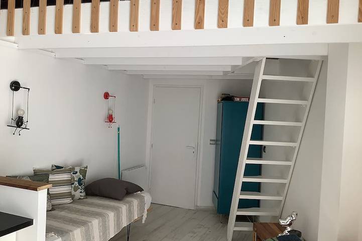 House with land in the heart of the thatch and close to the sea in Les Sables-d'Olonne, Vandea