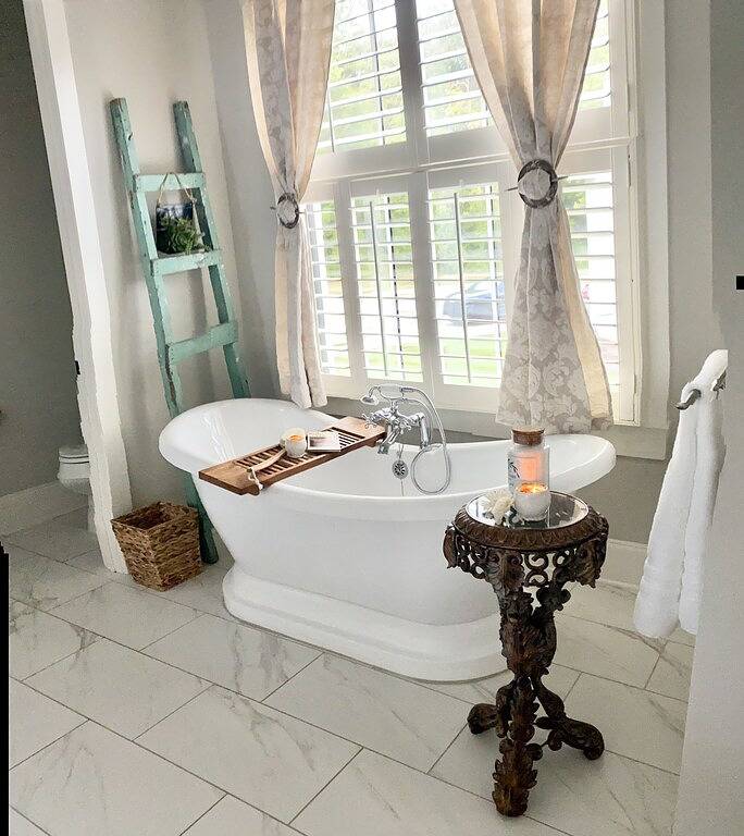 Vacation rental for 8 people, with yard and pool as well as terrace in Mississippi