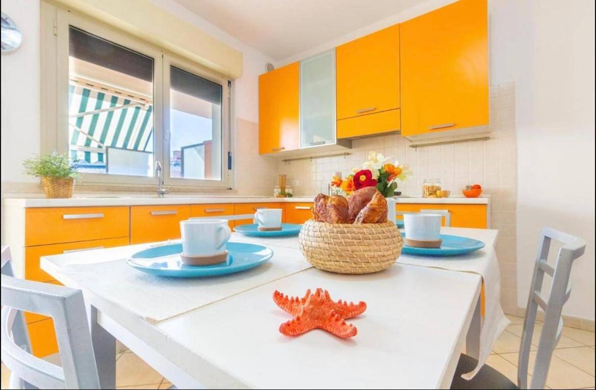 Appartamento intero, Two-Bedroom Apartment with Balcony and Terrace in San Salvo Marina, San Salvo