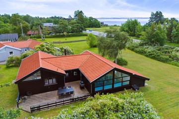 Ferienhaus für 6 Personen, mit Terrasse und Sauna sowie Whirlpool in Lyngsbæk Strand