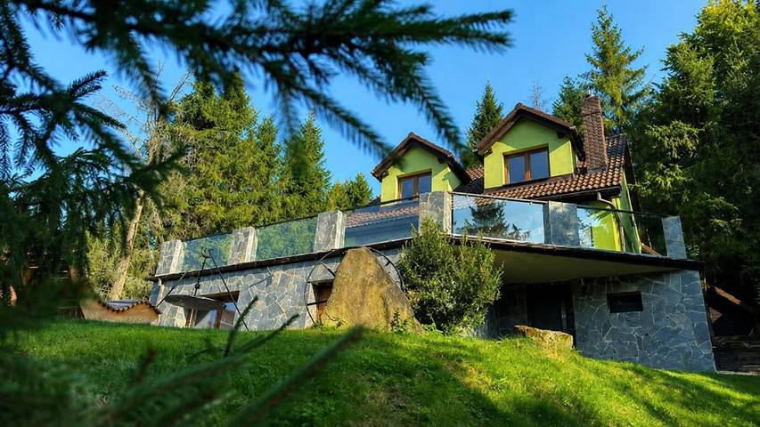Ferienhaus für 12 Personen, mit Garten und Pool sowie Ausblick, mit Haustier