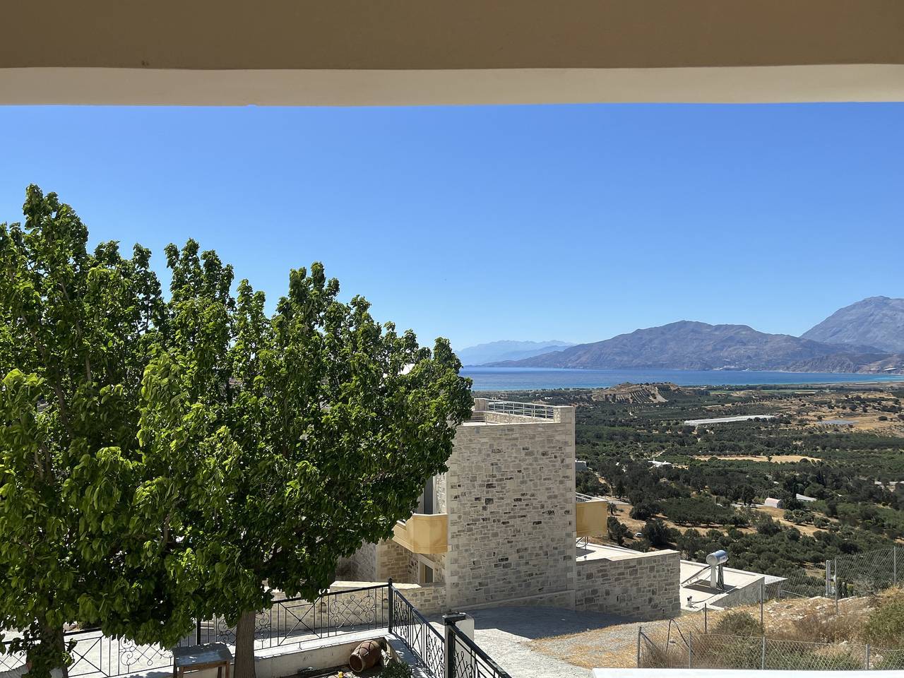 Ganze Wohnung, Ferienwohnung 'Spitiko 1' mit Meerblick, Gemeinschaftsterrasse und Wlan in Kamilari, Iraklio-Heraklion und Umgebung