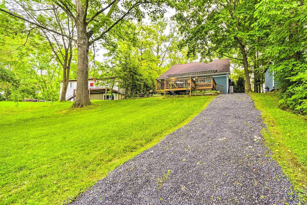 Hot Tub: Secluded Hideaway on Sleepy Hollow Lake in Athens (NY), Greene County (NY)