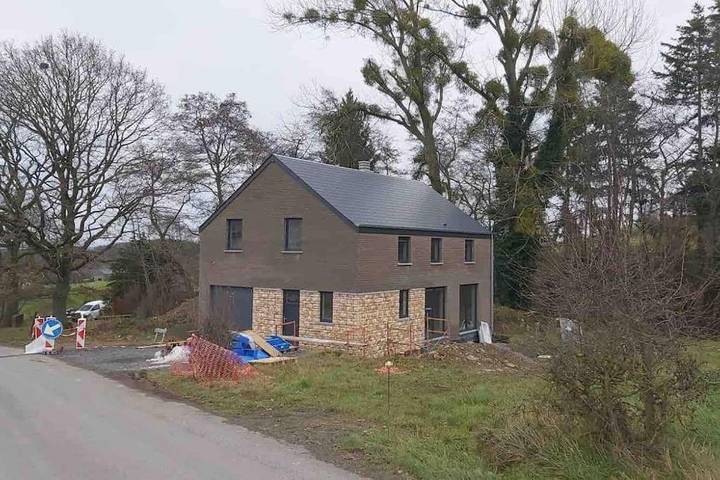 Location de vacances pour 12 personnes, avec jardin à Hotton