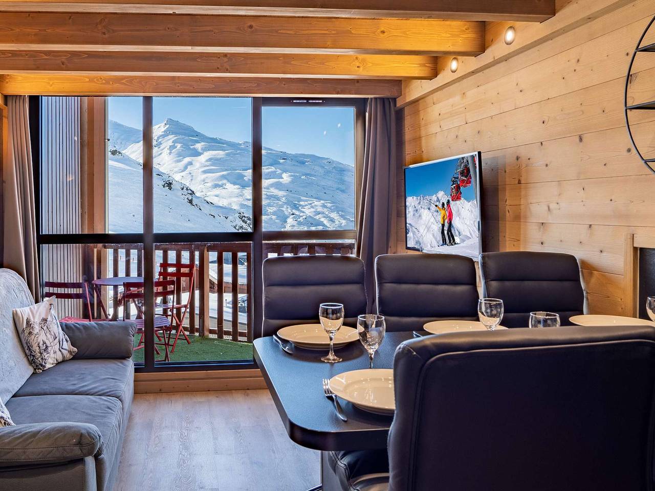 Entire apartment, Renovated mountain apartment, 6 people, near slopes and amenities in Val Thorens, Les Trois Vallées