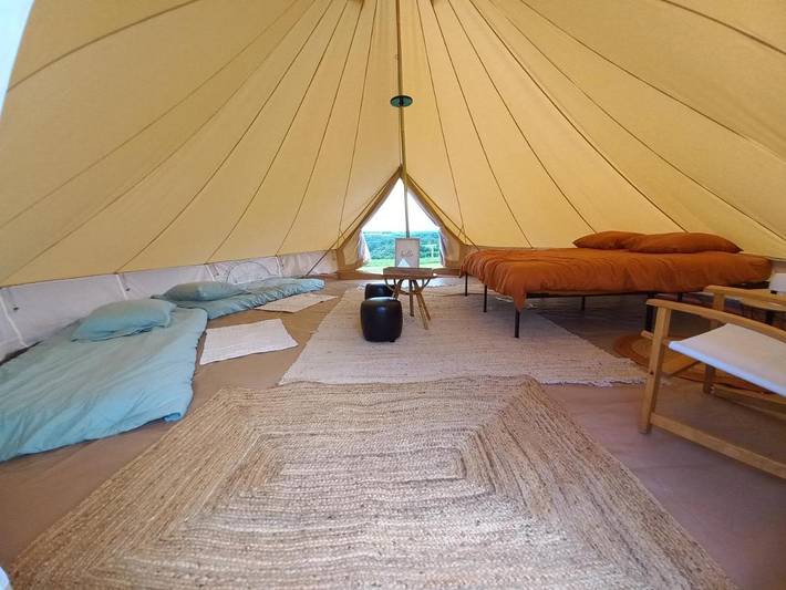 Tente pour 4 personnes, avec jardin ainsi que terrasse et vue dans Allier - 4