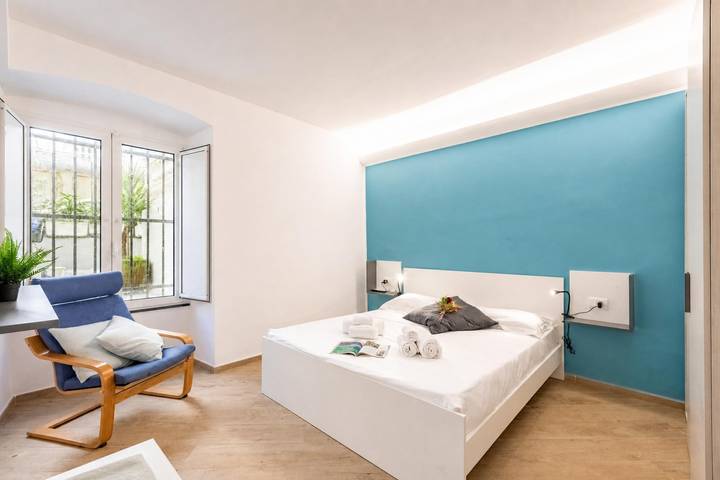 Appartamento intero, Central Flat with Private Parking in Genova in Genova (Città), Genoa