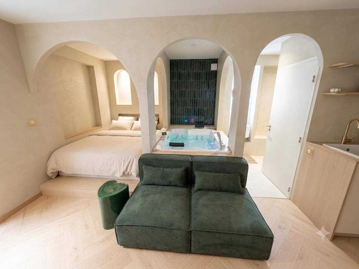 Appartement entier, Escapade romantique haut de gamme près de Lyon in Albigny-sur-Saône, Lyon et ses environs