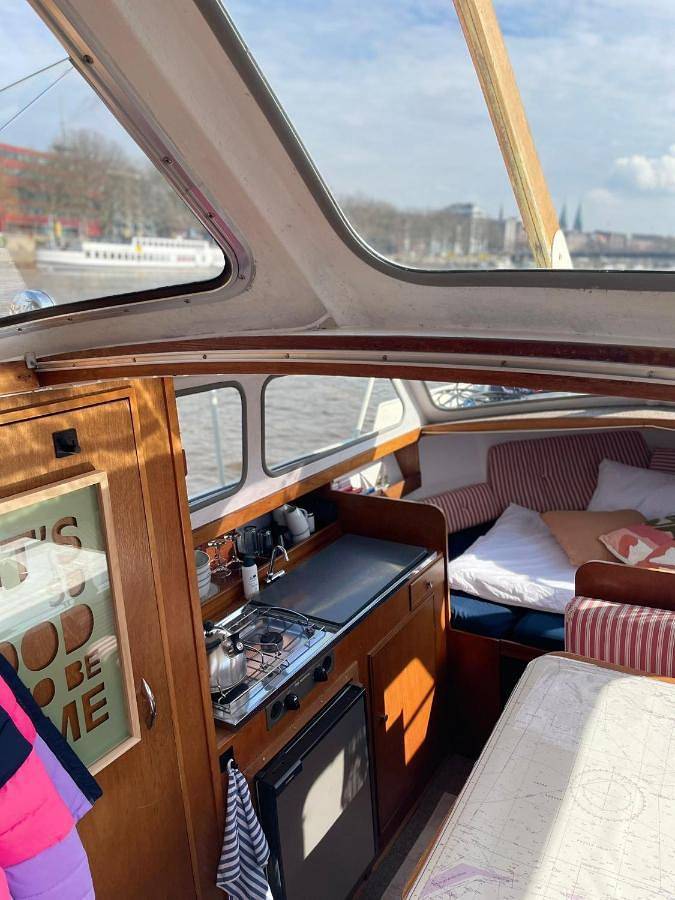 Süsses Motorboot - Bremen Überseestadt in Bremen - West, Bremen