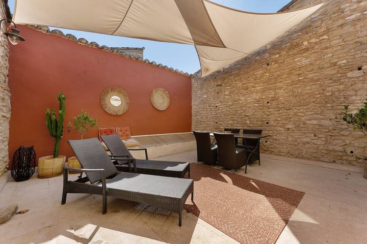 Apartamento entero, Apartamento Olivier con piscina, vistas a la montaña, Wi-Fi y aire acondicionado in Cabrières-d'Avignon, Parque natural regional del Luberon