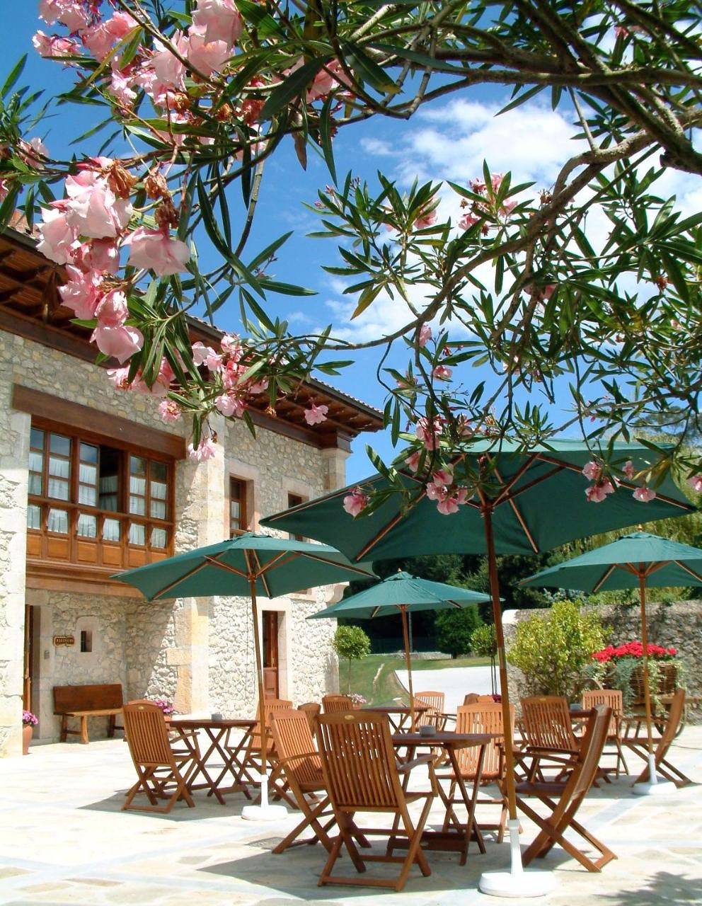 Basic Triple Room in Posada de Llanes, Llanes
