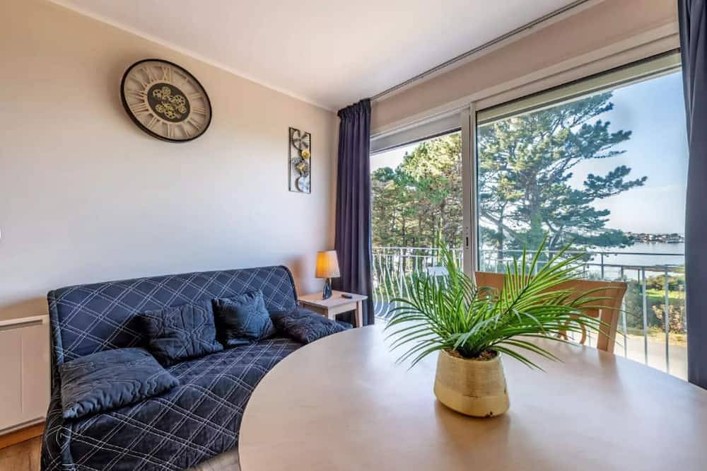 Appartement entier, Appartement avec vue mer sur la baie de locquirec  balcon et piscine intérieure in Plestin-les-Grèves, Ceinture Dorée