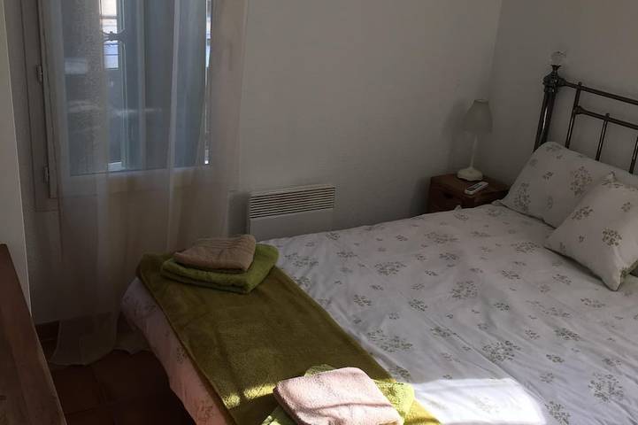 Villa pour 7 personnes, avec terrasse ainsi que jardin et piscine à Aigues-Mortes - 2