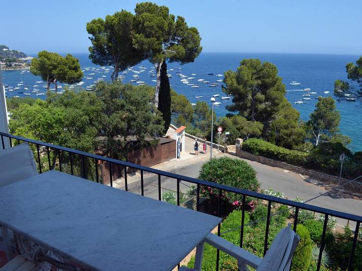 Vakantiewoning voor 6 personen, with Balkon and Uitzicht op zee as well as Terras in Calella de Palafrugell