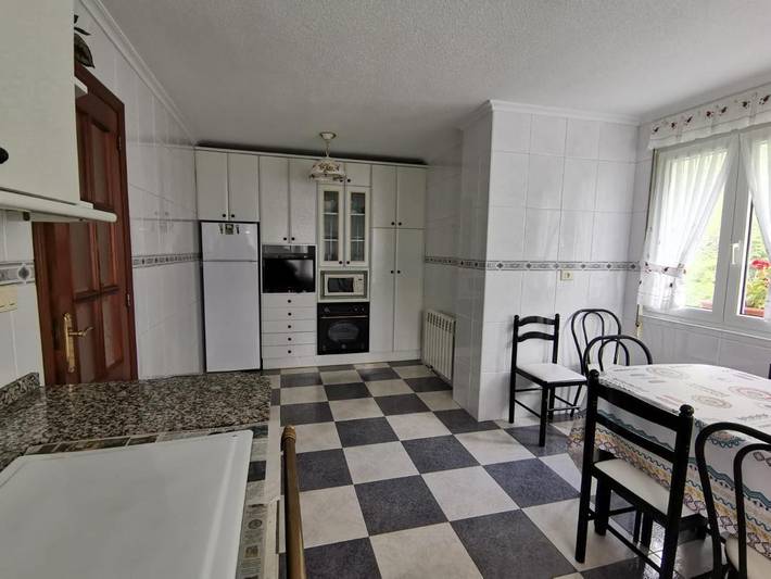 Casa rural para 6 personas, con vistas y jardín en Valle del Miera - 3