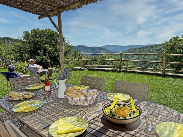 Gîte pour 6 personnes, avec Terrasse ainsi que Jardin et Vue
