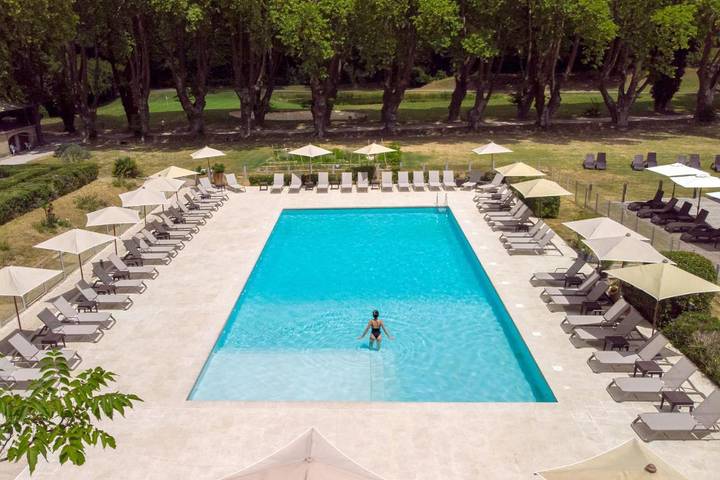 Hôtel pour 2 personnes, avec jardin ainsi que jacuzzi et piscine dans Golf de Pont Royal - 2