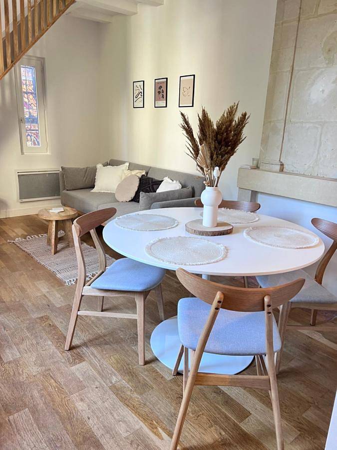 Appartement entier, Le Jeanne, appartement en duplex proche forteresse et centre ville in Chinon, Vallée de la Loire