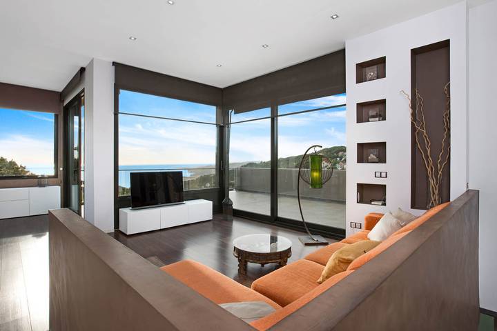 Casa rural para 6 personas, con terraza y jardín en Selva - 4