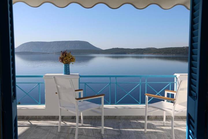 Ferienwohnung für 6 Personen, mit Balkon und Terrasse sowie Ausblick in Ermioni