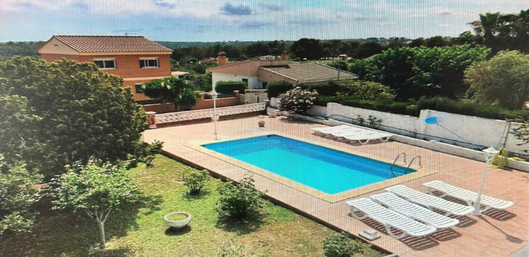Chalet 'Villa Con Piscina Privada' con piscina privada, terraza privada y Wi-Fi in Catllar, Costa Dorada