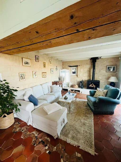 Location de vacances pour 4 personnes, avec Terrasse ainsi que Jardin et Vue à Tauriac