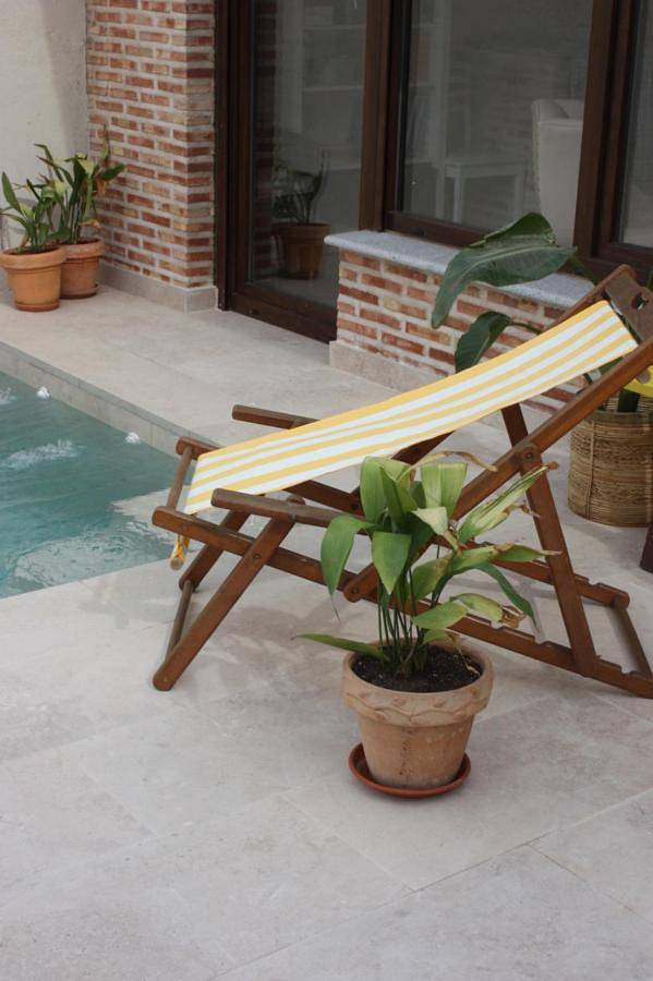 Casa rural para 9 personas, con Balcón y Terraza además de Jardín y Piscina en Cobisa