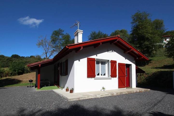 Location de vacances pour 4 personnes, avec jardin à Louhossoa