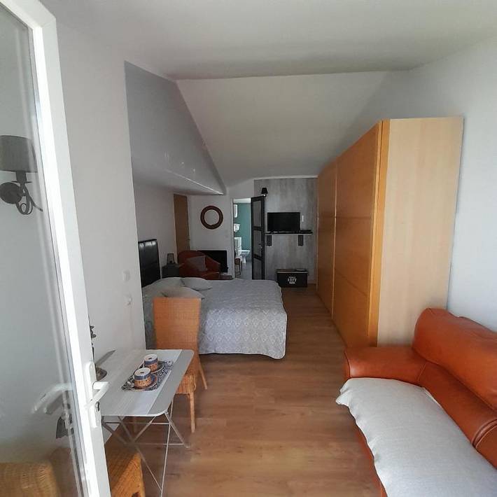 Chambre d’hôte pour 2 personnes, avec jardin et piscine