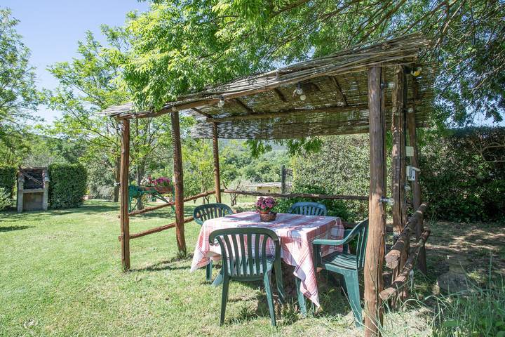 Appartamento Melograno con terrazza, piscina condivisa e Wi-Fi in Magliano in Toscana, Provincia di Grosseto