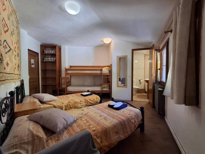 Casa de huéspuedes para 4 personas, con vistas además de jardín y terraza, Se admiten mascotas - 1