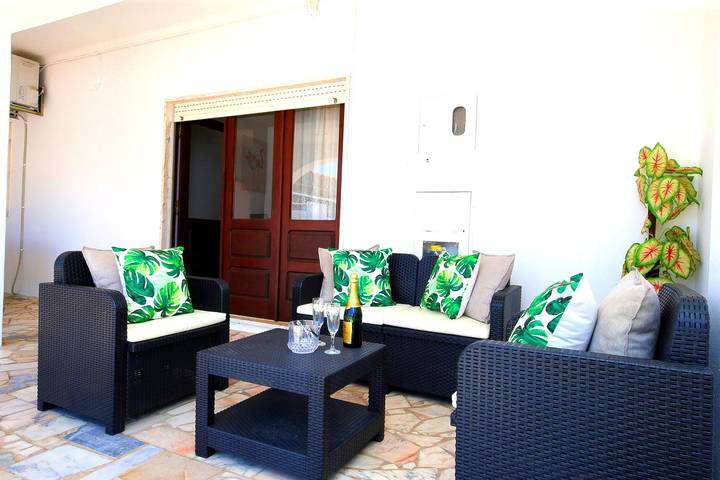 Gîte pour 8 personnes, avec balcon et jardin à Manta Rota - 3