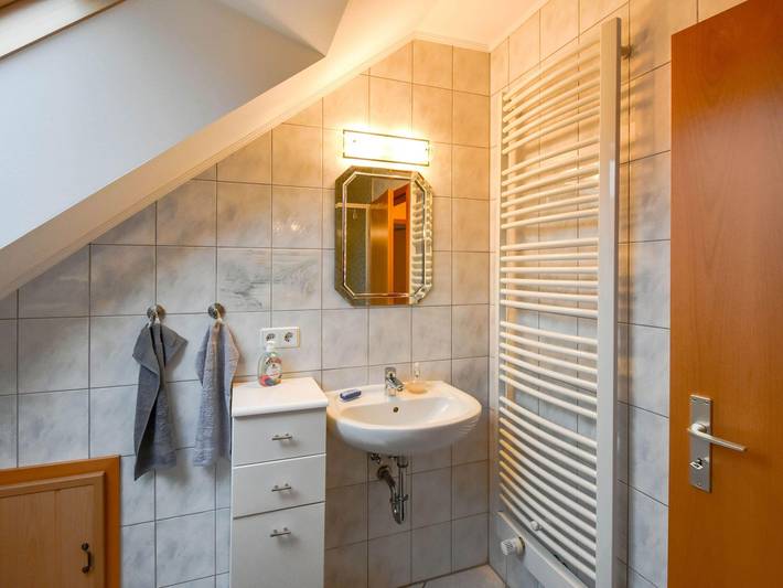 Ferienhaus für 7 Personen, mit Garten und Whirlpool sowie Terrasse in Sassnitz - 4