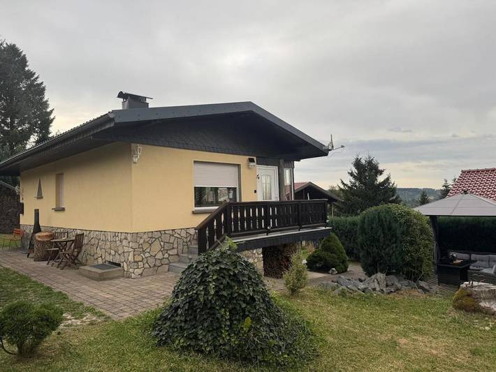 Ferienhaus für 3 Personen, mit Balkon und Terrasse sowie Garten und Ausblick