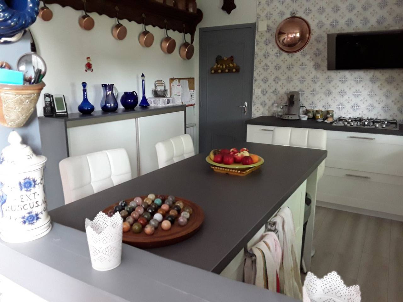 Maison Fleuries 0673401087 - Chambre 1 in Longué-Jumelles, Vallée de la Loire