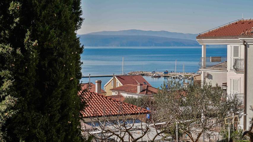 Ferienwohnung für 5 Personen, mit Balkon/Terrasse in Malinska